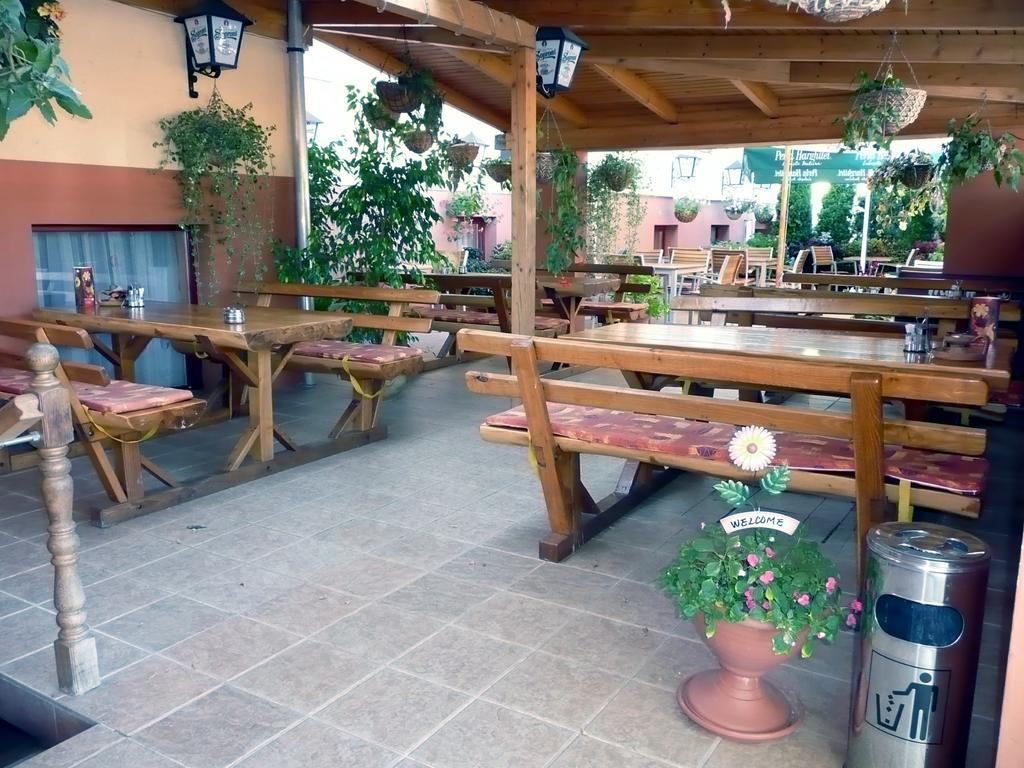 Arany Patkó Panzió Debrecen Exterior foto